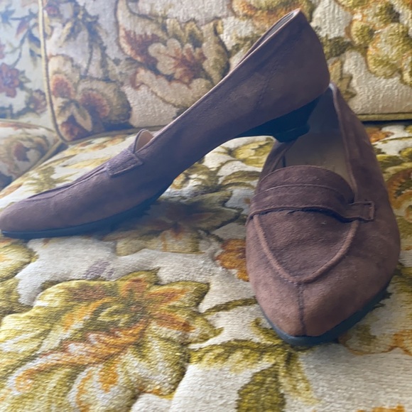 Salvatore Feragamo 6.5 Brown Suede Loafers - Picture 3 of 3
